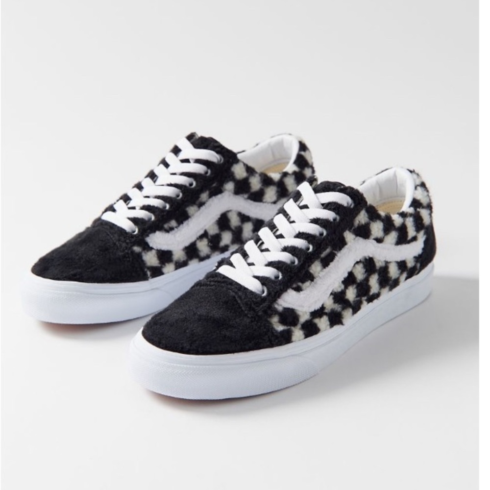 Vans Old Skool Sherpa Checkerboard Sneaker UNISEX ( Men’s 7.5 ; Women’s 9)